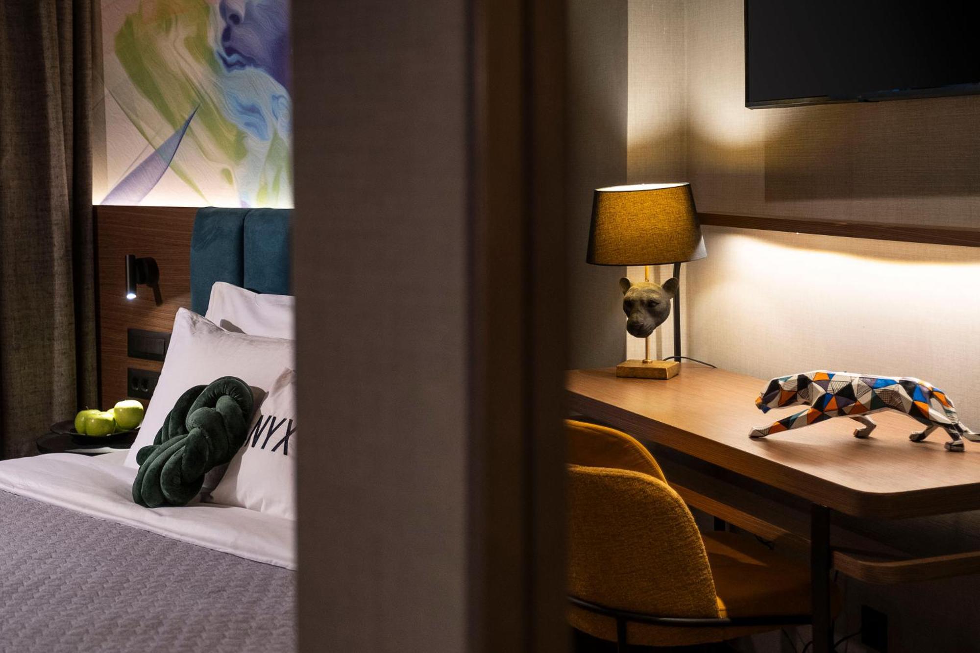 Hotel Nyx